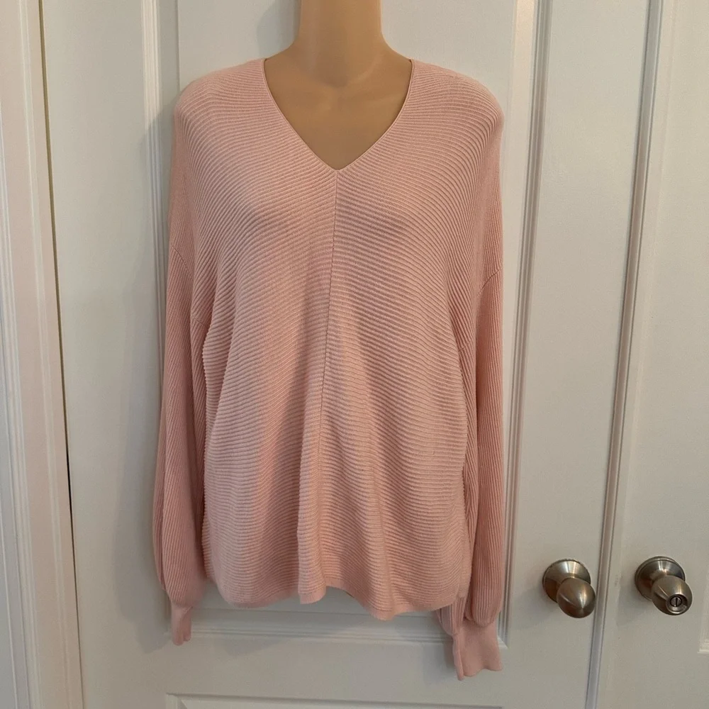 1. State NWT Blouson V‎ Neck Puff Sleeve Sweater